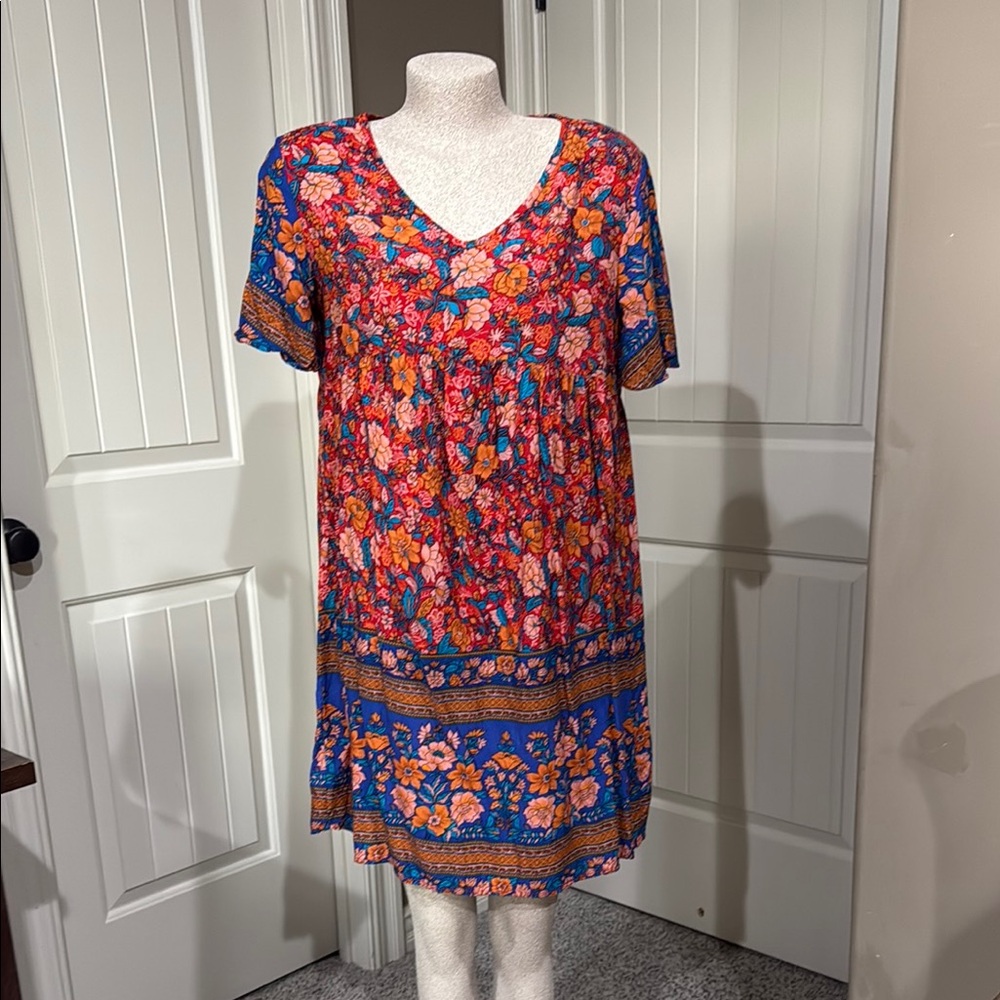 Vibrant colored V-Neck Comfy Summer Dress Size Large Excellent Condition